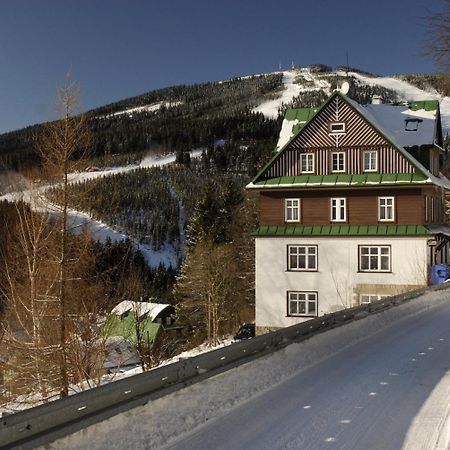 Astoria Inn Шпіндлерув-Млин Екстер'єр фото